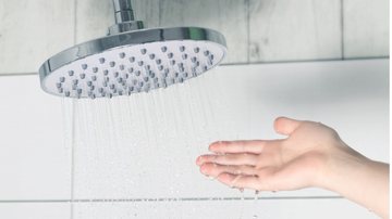 Existem diversos benefícios do banho quente para a saúde - Imagem: Galina Sandalova/iStock