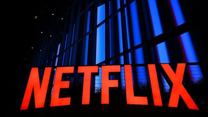 A plataforma irá cobrar uma taxa mensal para quem compartilhar a senha com pessoas de outra residência. - Imagem: Reprodução/Netflix