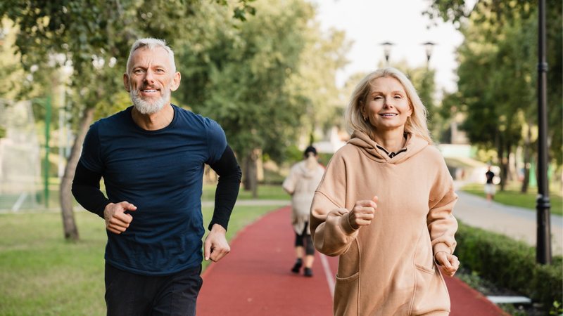 De acordo com a OMS, saúde não é ausência de doença, mas o completo bem-estar físico, mental e social. - Imagem: Inside Creative House/iStock