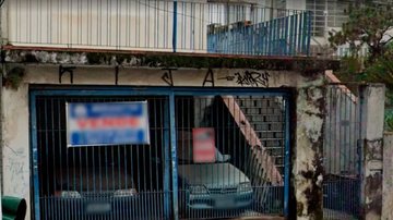 Os carros são um Monza SL 1993 cinza e um Kadett SL 1990 azul - Imagem: Reprodução/Google Street View