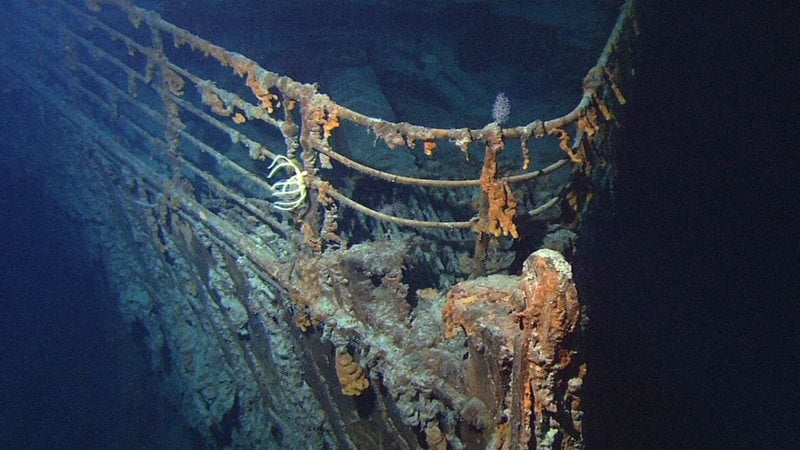 Pedaços de casco, objetos e outros elementos do navio são encontrados e preservados por pesquisadores - Imagem: NOAA/Institute for Exploration//Domínio Público