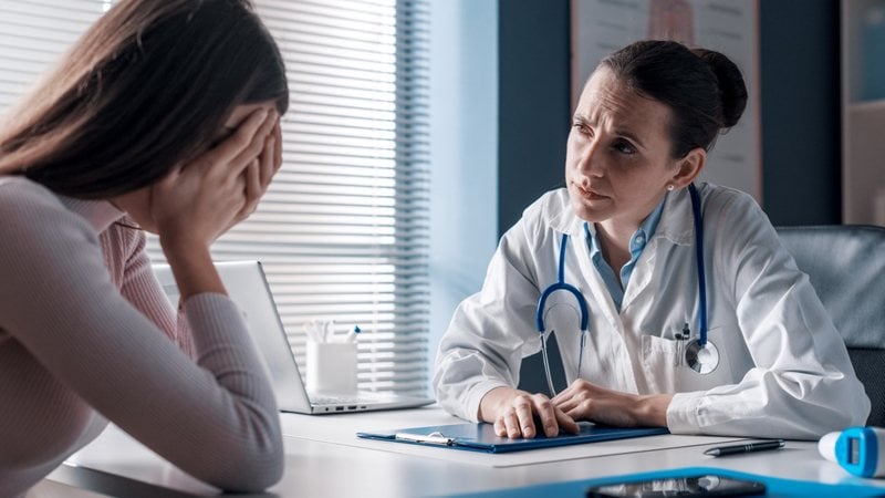 Eduarda Karpinski de 24 anos estudava medicina no Paraguai. - Imagem: demaerre/iStock