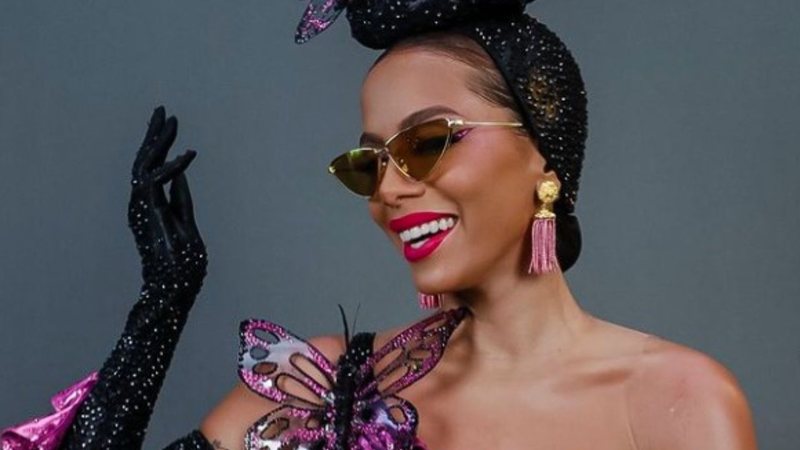 A cantora e empresária Anitta está no ranking dos 10 cantores mais ricos do país - Imagem: Reprodução/Instagram