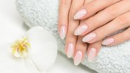 A blindagem de unhas surge como uma solução para unhas fracas ou quebradiças. - Imagem: Milan Krasula/iStock