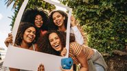 Essas frases são perfeitas para postar nas legendas das fotos com suas amigas. - Imagem: jacoblund/iStock