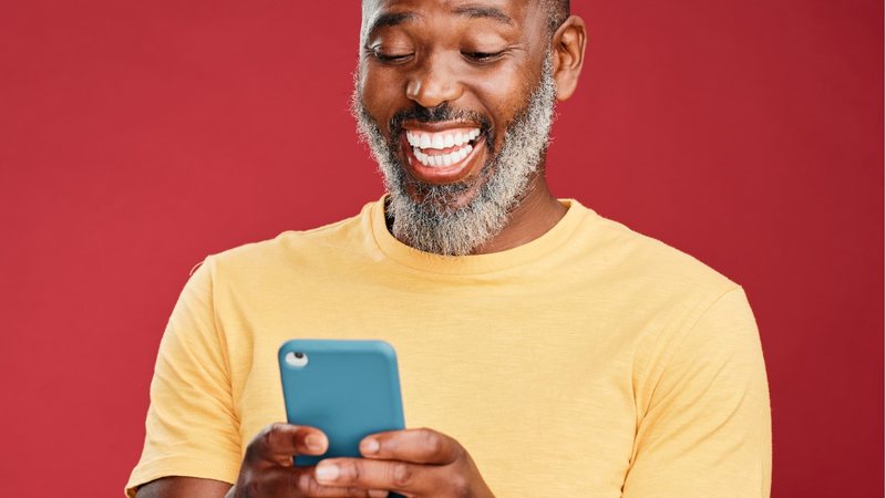 O reels é uma ferramenta de vídeos criada pelo Instagram que se assemelha bastante ao TikTok. - Imagem: PeopleImages/iStock