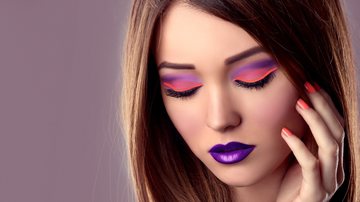 Confira melhores ideias de maquiagem neon para fazer um look diferente e criativo! - Imagem: Alexa_Sh / iStock