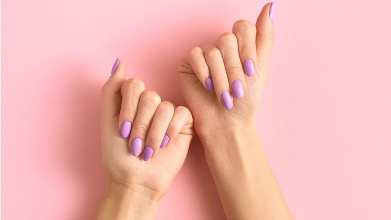 Se inspire e deixe suas unhas curtas ainda mais belas. - (Imagem: Dariia Cherneko / iStock)