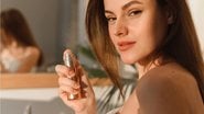 Veja as melhores marcas de perfume para cabelo e inove o visual! - Imagem: Anastasiia Korotkova / iStock