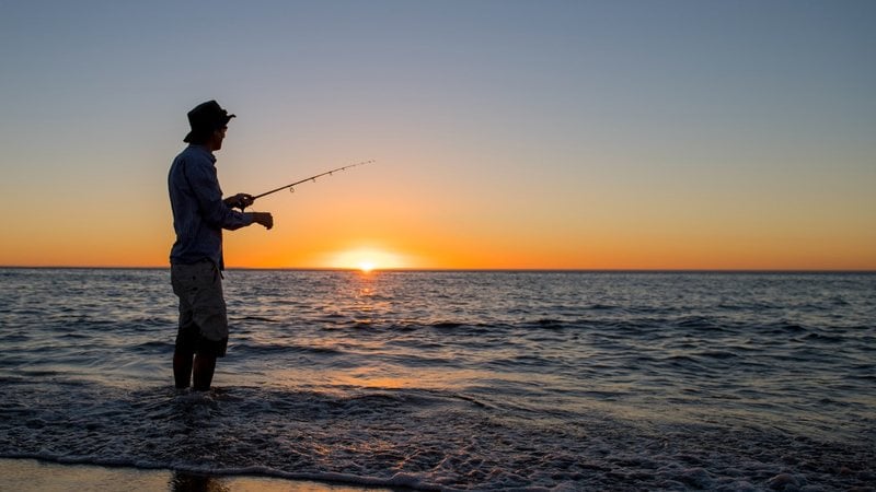 Os pescadores são uma ótima fonte de piadas. - Imagem: OcusFocus/iStock