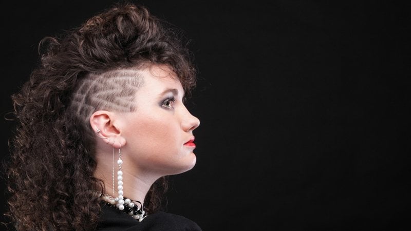 O sidecut feminino tem identidade e estilo. - Imagem: Anetlanda/iStock