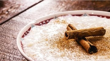 Essa receita de arroz doce vai fazer você se apaixonar! - (Imagem: RHJ / iStock)