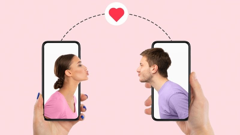 Para quem está a fim, até LinkedIn é Tinder! - Imagem: Prostock-Studio/iStock