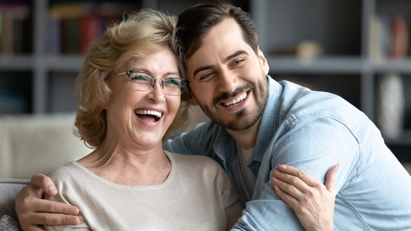 As mães são nossas maiores referências. - Imagem: Fizkes/iStock