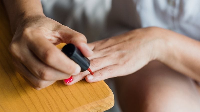 Fazer uma boa escolha de cor pode fazer toda a diferença na sua nail art. - (Imagem: Marcos Elihu Castillo Ramirez  /iStock)