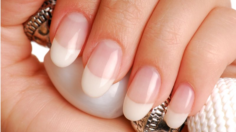 Essas inspirações podem ajudar você a deixar suas unhas belas. - (Imagem: ValuaVitality / iStock)