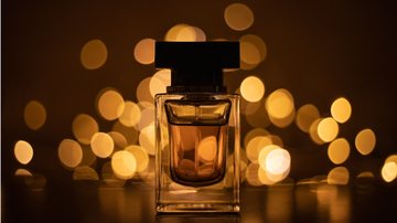 Esses perfumes são excelentes opções para você arrasar! - (Imagem: Yulia Naumovich / iStock)