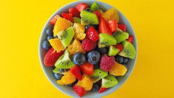 Aprenda mais sobre como as frutas podem beneficiar a nossa saúde. - peterpankostas/ iStock