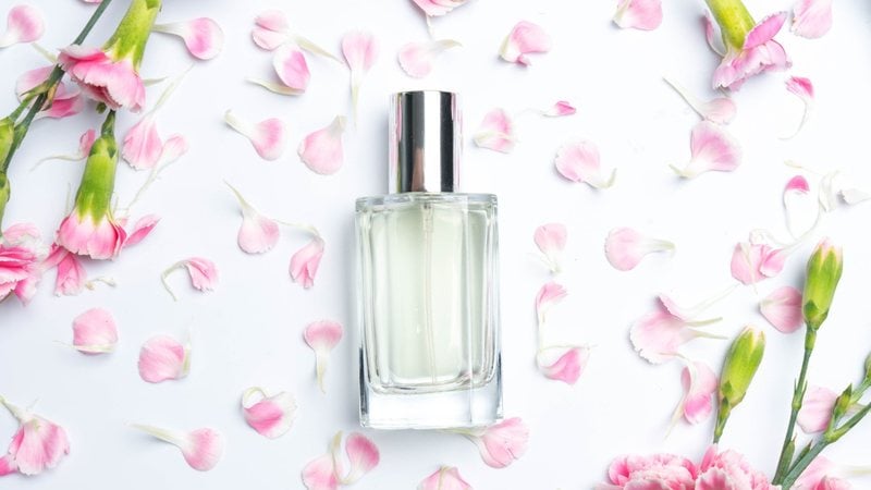 Esses perfumes frescos podem te surpreender. - onairjiw / iStock