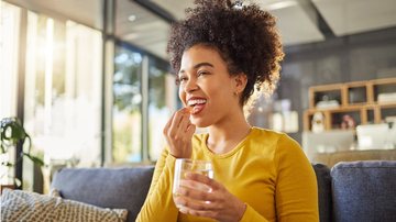 Saiba tudo sobre o protetor solar oral e como ele pode ajudar você a se proteger. - (PeopleImages / iStock)