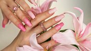 Unhas de gel promovem um visual fashion e único. - marigo20 / istock