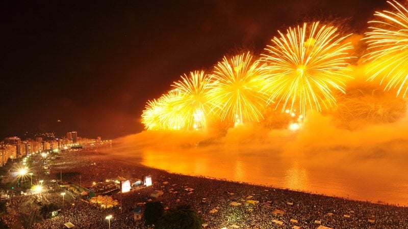 A festa de Ano Novo de Copacabana deve ser marcante e uma experiência única. - (wenht / iStock)