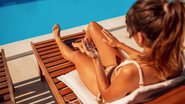 Veja dicas para bronzear sem descascar depois. - vladans/ istock