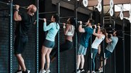 O crossfit pode promover diversos benefícios para a saúde. - PeopleImages / istock