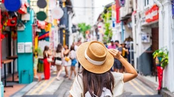 Viajar é maravilhoso, ainda mais para um lugar que valha a pena! - Imagem: Kitzcorner/iStock