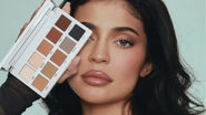 A paleta de sombras neutras para você adicionar na sua rotina de make. - Divulgação/ Kylie Cosmetic