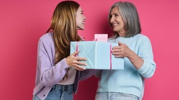 Conheça essas ideias de presente que a sua mãe vai amar! - g-stockstudio/ iStock