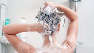 Veja dicas certeiras para escolher o shampoo ideal. - (Igor Vershinsky / iStock)