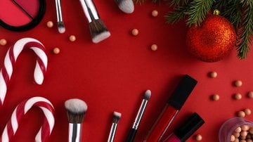 Conheça técnicas simples e tranquilas para fazer uma make perfeita de Natal. - Sasha Brazhnik/ iStock