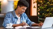 Veja os truques comprovados para aprender um novo idioma mais rápido. - Prostock-Studio / istock