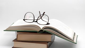 Veja os livros novos para ficar de olho em 2024. - JoLin / istock