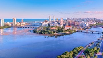 Essas dicas podem transformar as suas férias em Recife. - (FerreiraSilva / iStock)