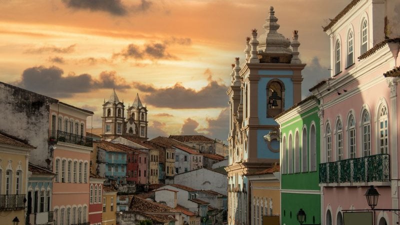 Aproveite a cidade com o povo mais alegre do Brasil. - gustavomellossa/ iStock