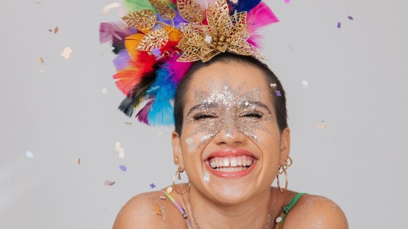 Aprenda de uma vez por toda como se livrar do glitter no pós-carnaval. - Victor Ataide/ iStock