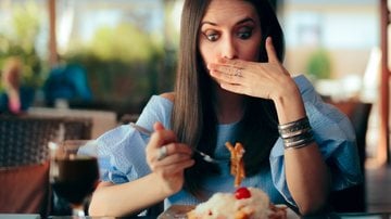 Veja 5 alimentos para não comer logo pela manhã - nicoletaionescu/ iStock