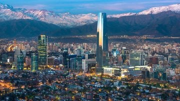 Essas dicas vão ajudar você a aproveitar a capital do Chile. - (tifonimages / iStock)