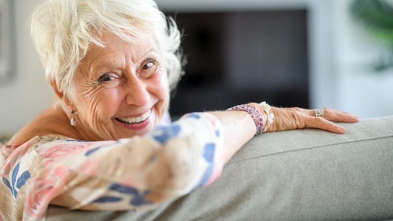 Veja hábitos que você deve abandonar se quiser viver até os 100 anos. - LSOphoto / istock