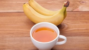 Descubra o poder do chá de banana. - Dibas / iStock