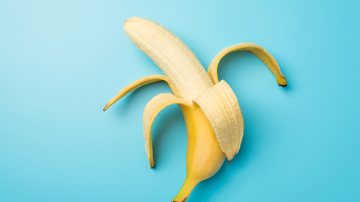 Transforme seus cabelos com hidratação de banana. - InspirationGP / iStock