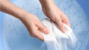 Essas dicas vão ajudar você a dar um chega pra lá no cheiro de água sanitária! - (Liudmila Chernetska / iStock)