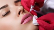 Conheça os benefícios e cuidados da micropigmentação labial. - nikolasvn / iStock