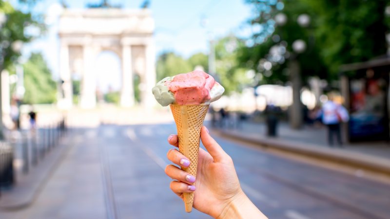 Descubra qual cidade italiana deseja proibir a venda de sorvetes e pizzas depois da meia-noite. - RossHelen / istock