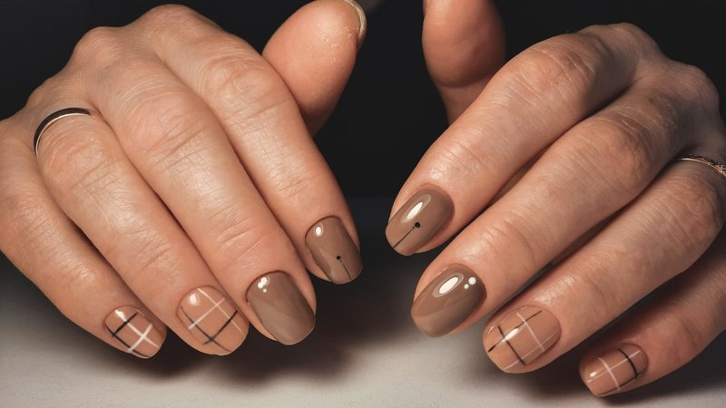 Veja essas inspirações de unhas incríveis. - OleJohny / iStock