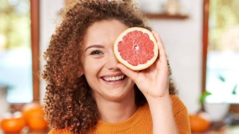 Aumente a quantidade de alimentos antioxidantes na sua dieta. - gpointstudio/iStock