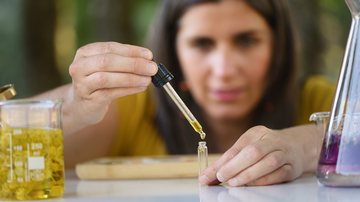 Entenda como funciona a produção de perfumes. - Sylvia Becerra Gonzalez / istock