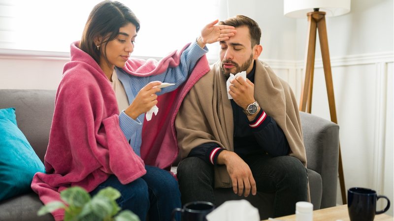 Veja formas simples de aumentar a sua imunidade e reverter os sintomas desagradáveis da gripe. - Antonio_Diaz / istock